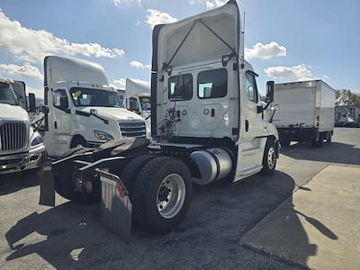 Used 2020 Freightliner Cascadia - photo 1