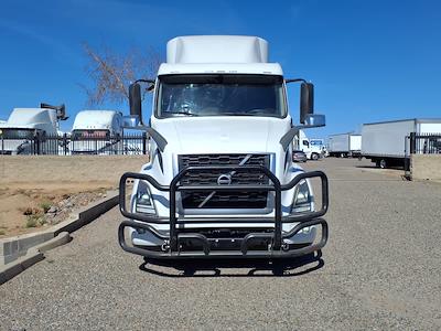 Used 2020 Volvo VNR - photo 1