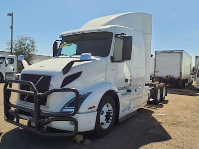 Used 2020 Volvo VNR Volvo D13 Semi Truck for sale #243573 - photo 1