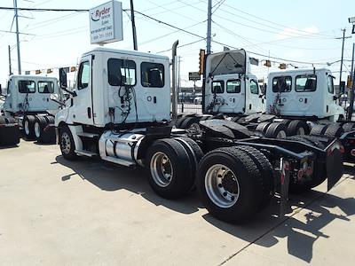 Used 2021 Freightliner Cascadia Detroit DD13 Semi Truck for sale #298413 - photo 2