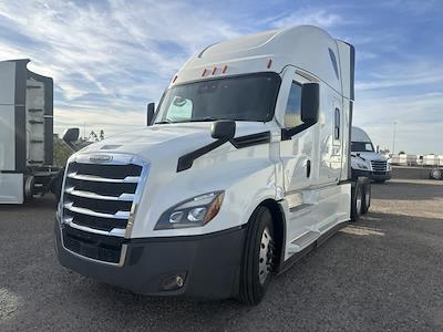 Used 2023 Freightliner Cascadia Detroit Diesel DD15 Semi Truck with Sleeper Cab for sale #405904 - photo 1