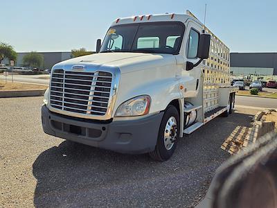 Used 2017 Freightliner Cascadia Day Cab 6x4 Flatbed Truck for sale #666977 - photo 1