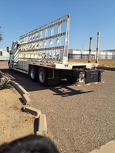 Used 2017 Freightliner Cascadia Day Cab Flatbed Truck for sale #666977 - photo 2