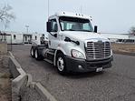 Used 2017 Freightliner Cascadia Detroit DD13 Semi Truck for sale #675048 - photo 4