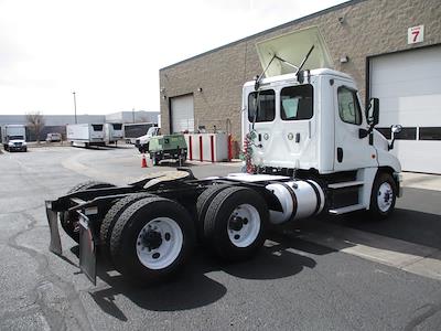 Used 2018 Freightliner Cascadia Detroit DD13 Semi Truck for sale #746876 - photo 2