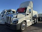 Used 2018 Freightliner Cascadia Detroit Diesel DD15 Semi Truck for sale #772662 - photo 1
