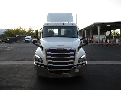 Used 2019 Freightliner Cascadia Detroit Diesel DD15 Semi Truck for sale #813062 - photo 2
