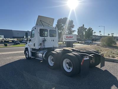 Used 2019 Freightliner Cascadia Detroit DD13 Semi Truck for sale #813696 - photo 2