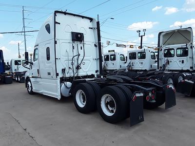 Used 2019 Freightliner Cascadia Detroit Diesel DD15 Semi Truck with Sleeper Cab for sale #821107 - photo 2