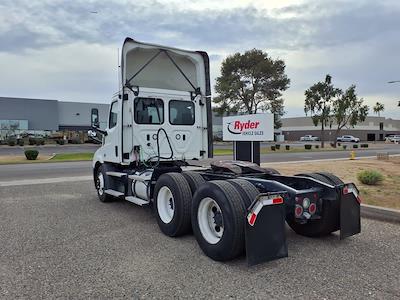 Used 2020 Freightliner Cascadia - photo 1