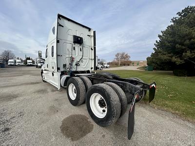 Used 2020 Freightliner Cascadia Detroit Diesel DD15 Semi Truck with Sleeper Cab for sale #239667 - photo 2
