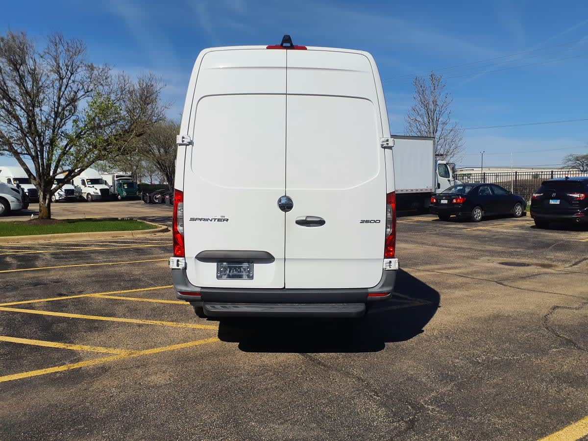Used 2019 Freightliner Sprinter 2500 - photo 9