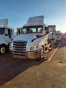 Used 2021 Freightliner Cascadia - photo 1