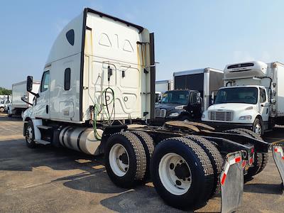 Used 2020 Freightliner Cascadia Detroit Diesel DD15 Semi Truck with Sleeper Cab for sale #271027 - photo 2