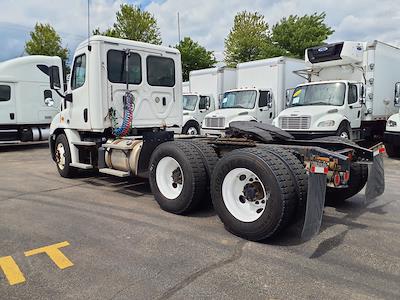 Used 2018 Freightliner Cascadia Detroit DD13 Semi Truck for sale #342603 - photo 2
