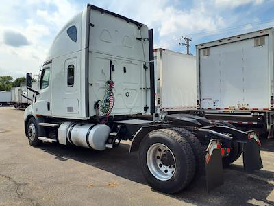 Used 2021 Freightliner Cascadia Detroit DD13 Semi Truck with Sleeper Cab for sale #505627 - photo 2