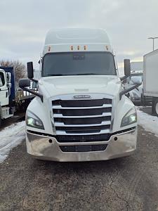 Used 2021 Freightliner Cascadia Detroit Diesel DD15 Semi Truck with Sleeper Cab for sale #507886 - photo 2