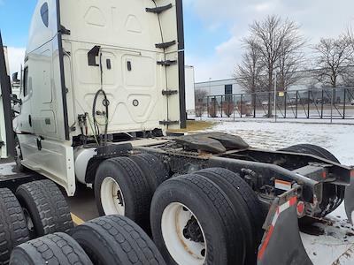 Used 2022 Freightliner Cascadia Detroit Diesel DD15 Semi Truck with Sleeper Cab for sale #574691 - photo 2