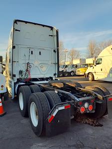 Used 2022 Freightliner Cascadia - photo 1