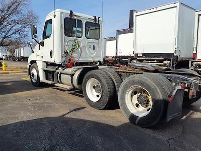 Used 2018 Freightliner Cascadia Detroit DD13 Semi Truck for sale #746872 - photo 2