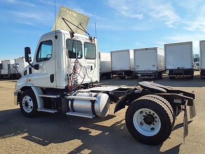 Used 2018 Freightliner Cascadia Detroit DD13 Semi Truck for sale #750677 - photo 2