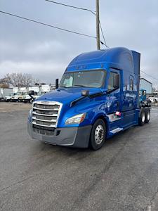 Used 2018 Freightliner Cascadia Detroit Diesel DD15 Semi Truck with Sleeper Cab for sale #784294 - photo 1