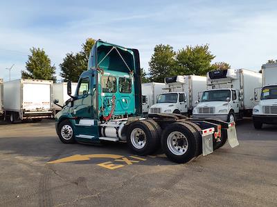 Used 2019 Freightliner Cascadia Detroit Diesel DD15 Semi Truck for sale #789321 - photo 2