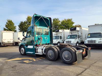 Used 2019 Freightliner Cascadia Detroit Diesel DD15 Semi Truck for sale #789323 - photo 2