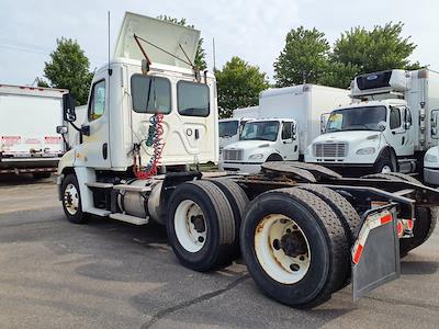 Used 2018 Freightliner Cascadia Detroit DD13 Semi Truck for sale #803204 - photo 2