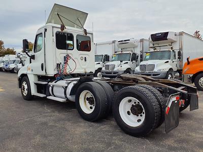 Used 2019 Freightliner Cascadia Detroit Diesel DD15 Semi Truck for sale #803943 - photo 2