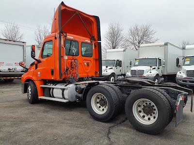 Used 2019 Freightliner Cascadia Detroit Diesel DD15 Semi Truck for sale #808927 - photo 2