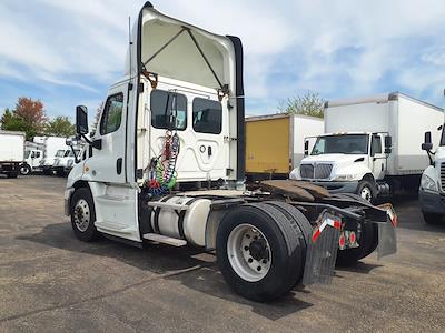 Used 2019 Freightliner Cascadia Detroit DD13 Semi Truck for sale #827863 - photo 2