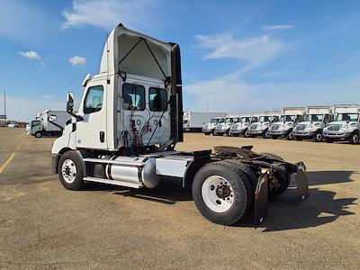 Used 2019 Freightliner Cascadia Detroit DD13 Semi Truck for sale #866294 - photo 2