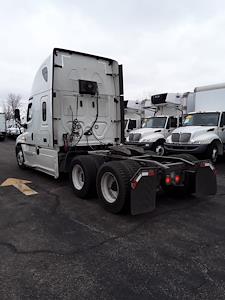 Used 2020 Freightliner Cascadia Detroit Diesel DD15 Semi Truck with Sleeper Cab for sale #875501 - photo 2