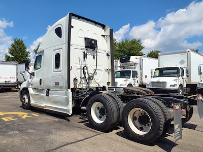 Used 2020 Freightliner Cascadia Detroit Diesel DD15 Semi Truck with Sleeper Cab for sale #875511 - photo 2