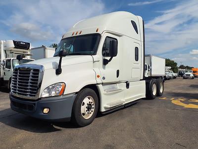 Used 2020 Freightliner Cascadia Detroit Diesel DD15 Semi Truck with Sleeper Cab for sale #875512 - photo 1