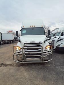 Used 2020 Freightliner Cascadia Detroit Diesel DD15 Semi Truck with Sleeper Cab for sale #878802 - photo 2