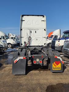 Used 2020 Freightliner Cascadia - photo 1