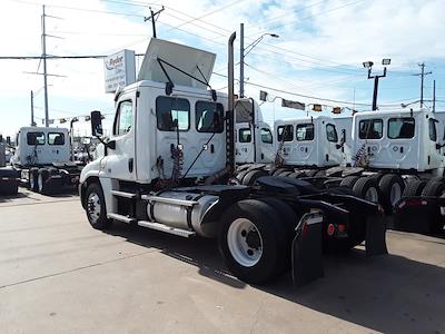 Used 2020 Freightliner Cascadia Cummins X15 Semi Truck for sale #249451 - photo 2