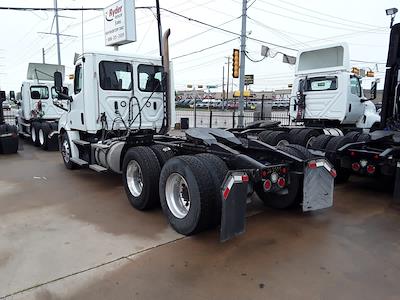 Used 2020 Freightliner Cascadia Detroit DD13 Semi Truck for sale #265505 - photo 2