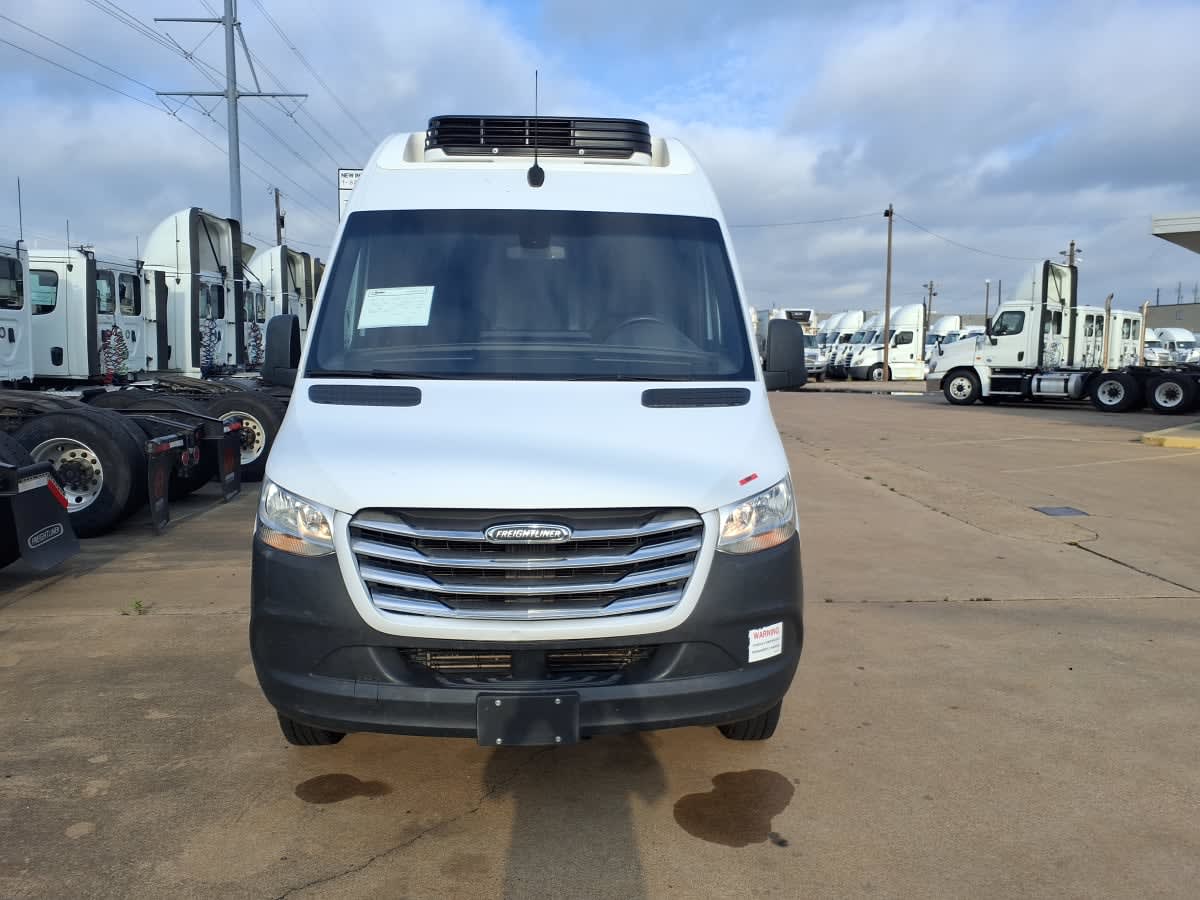 Used 2019 Freightliner Sprinter 3500 - photo 2