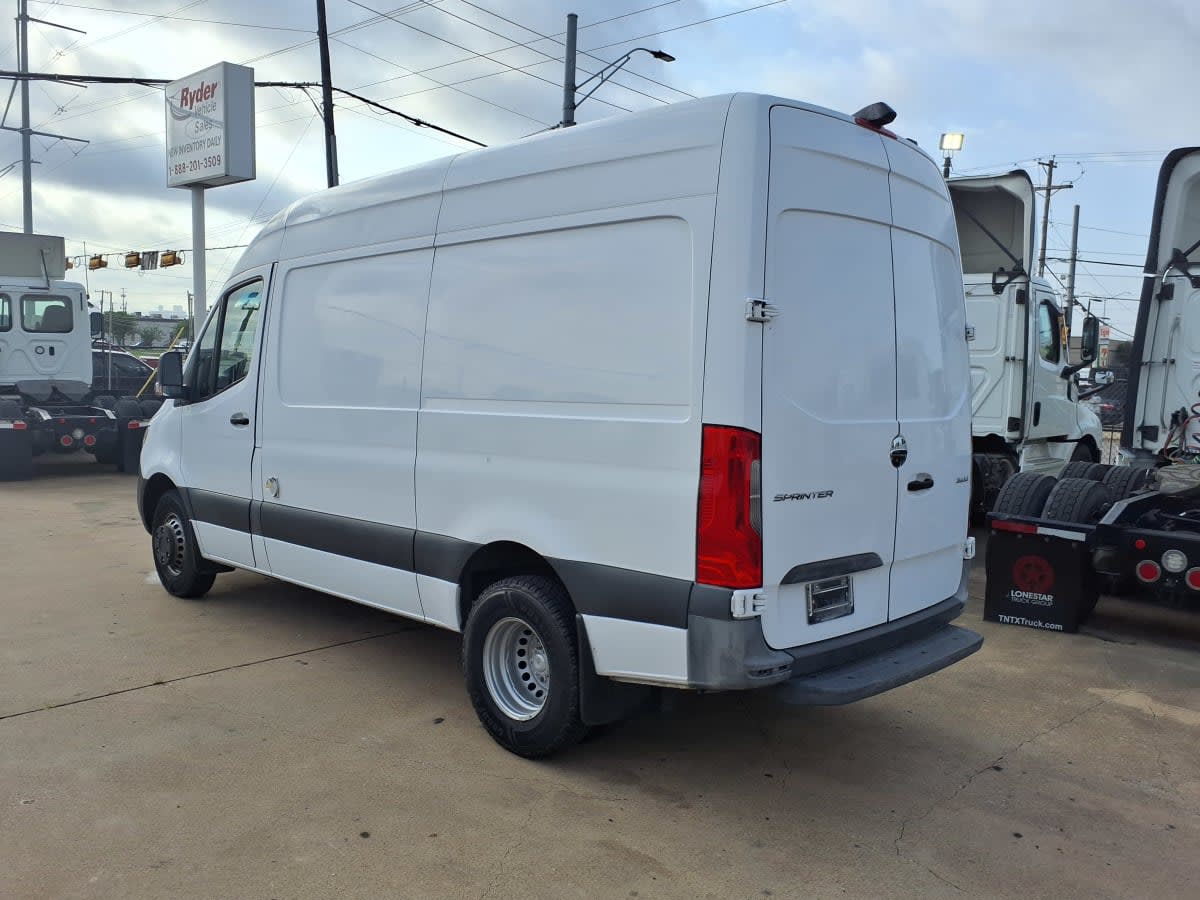 Used 2019 Freightliner Sprinter 3500 - photo 8