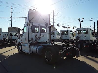 Used 2020 Freightliner Cascadia Detroit DD13 Semi Truck for sale #270320 - photo 2