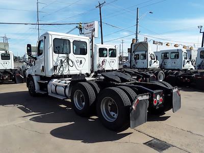 Used 2021 Freightliner Cascadia Detroit DD13 Semi Truck for sale #298349 - photo 2