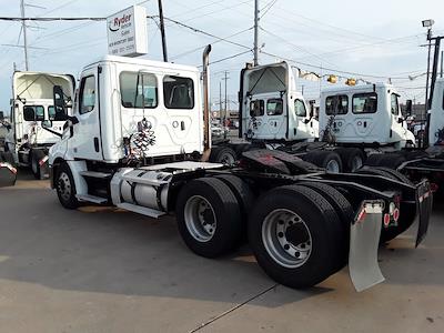 Used 2021 Freightliner Cascadia Detroit DD13 Semi Truck for sale #298354 - photo 2