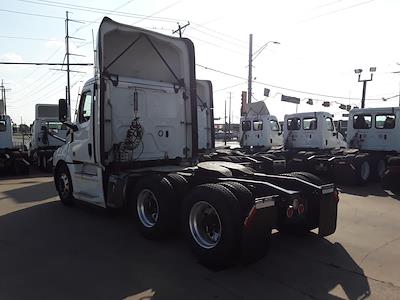 Used 2022 Freightliner Cascadia Detroit Diesel DD15 Semi Truck for sale #560138 - photo 2
