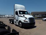 Used 2022 Freightliner Cascadia Detroit Diesel DD15 Semi Truck for sale #560311 - photo 4