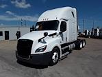 Used 2018 Freightliner Cascadia Detroit Diesel DD15 Semi Truck with Sleeper Cab for sale #590112 - photo 1
