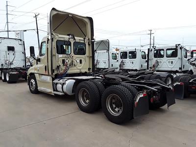 Used 2016 Freightliner Cascadia - photo 1