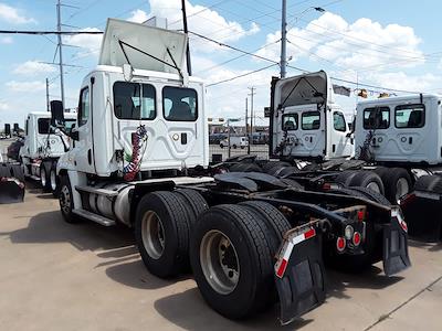 Used 2016 Freightliner Cascadia Detroit DD13 Semi Truck for sale #663430 - photo 2